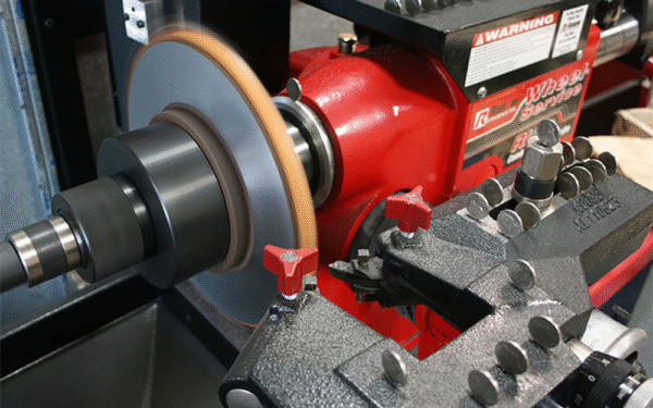5-22-1.png Ranger Rl-8500 Combination Brake Lathe With Bench & Standard Tooling