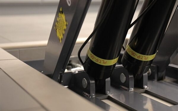 bendpak-mid-rise-lift-cylinders__15945.jpg BendPak MDS-6LPF Mid-Rise Scissor Car Lift